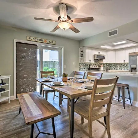 Ferienwohnung Beachside Getaway STEPS from Flagler Avenue!